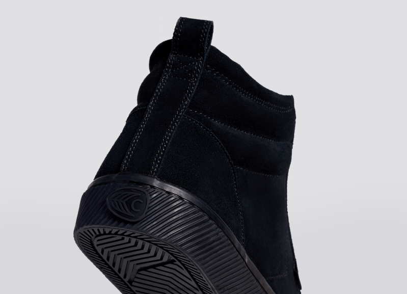 Cariuma geheel zwart suède PN60D68Heren