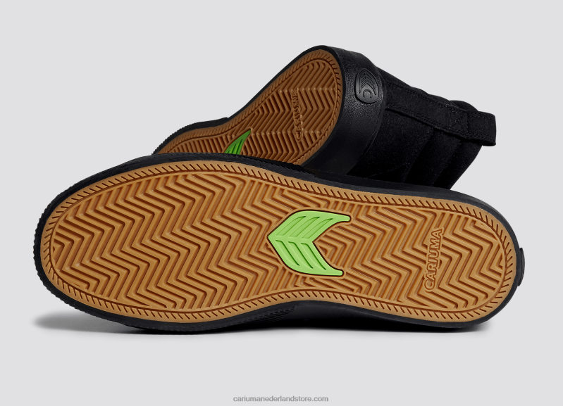 Cariuma therma geheel zwart suède PN60D70Heren